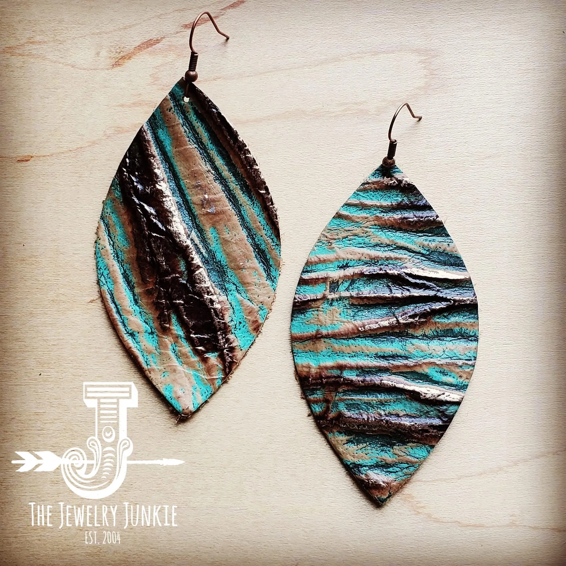 **Leather Oval Earring-Turquoise Chateau 204n